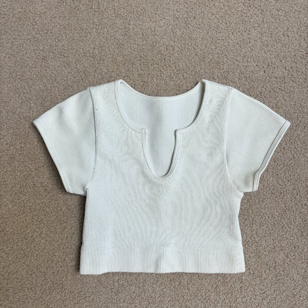 Size M, Hollister Gilly Hicks cropped white shirt